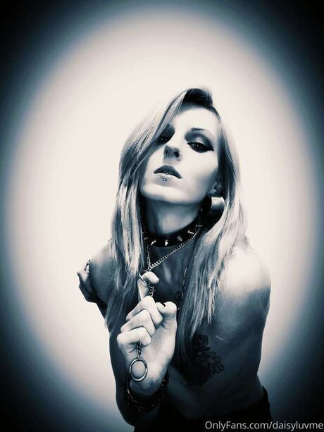 Daisyluvme modèle parfait img