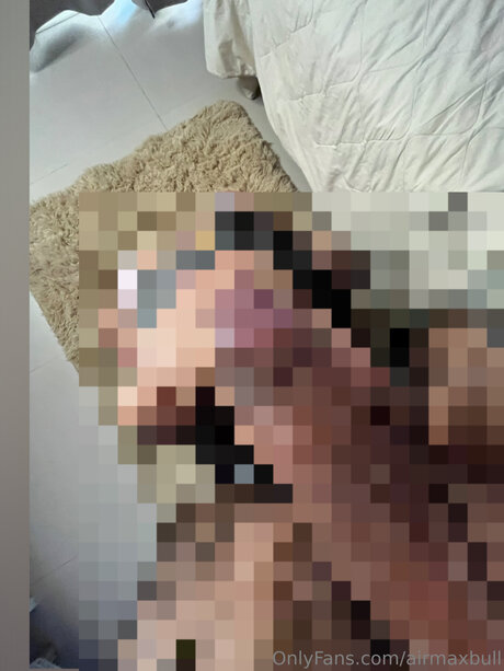 Airmaxbull modèle joli photo