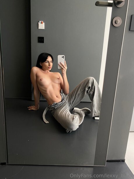 Lexxy Black belle étoile photos