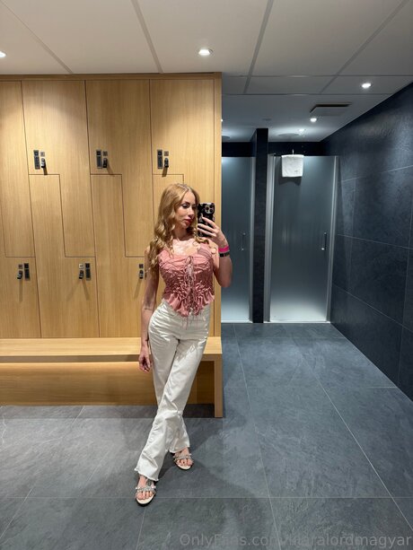 aisselles poilues onlyfans adulte en haute qualité images