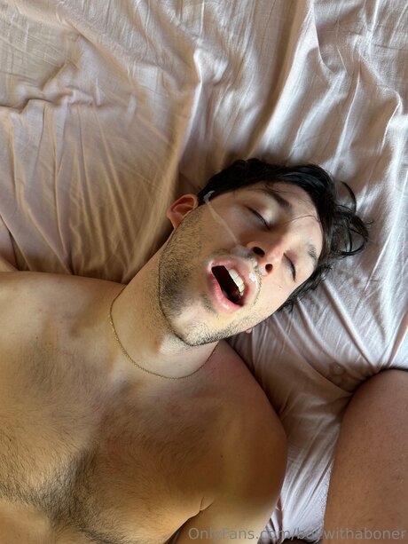 Boywithaboner star du porno exclusive des photos