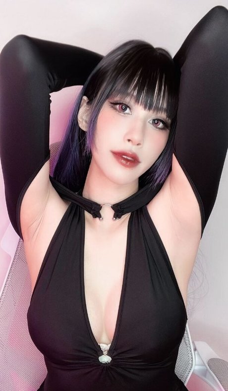 EarniesHime star du porno hd photo