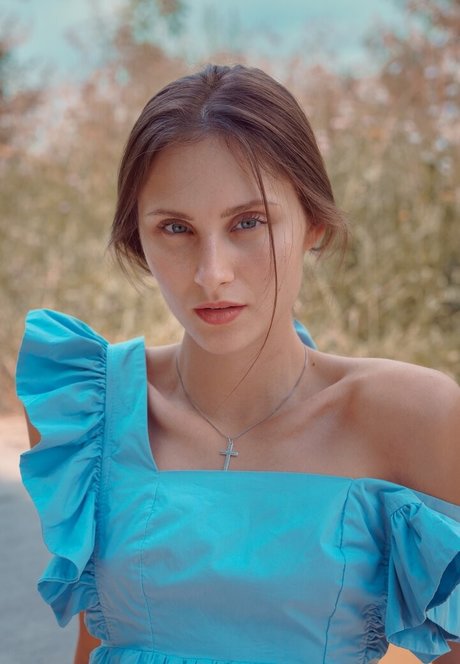 Alina Atavina modèle sexy photo