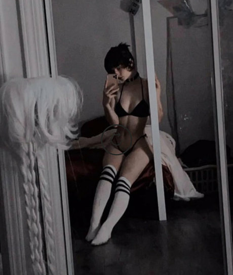 Ltlyata étoile nue image