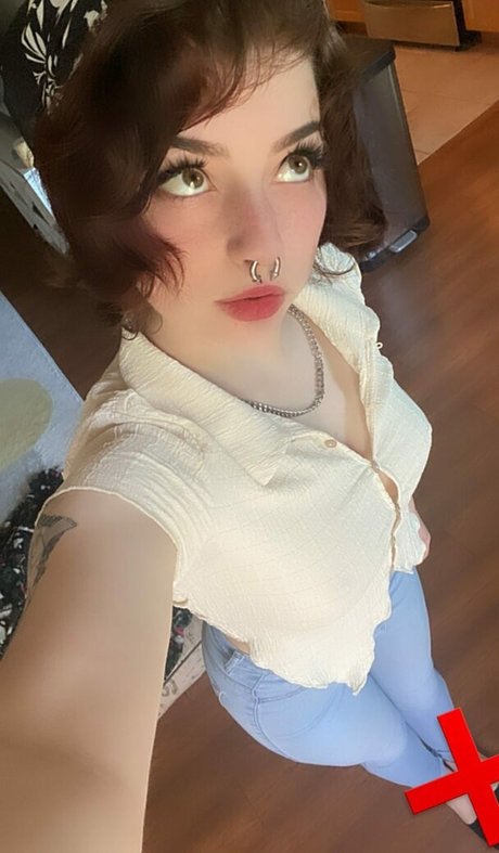 Ltlyata sexe star photo