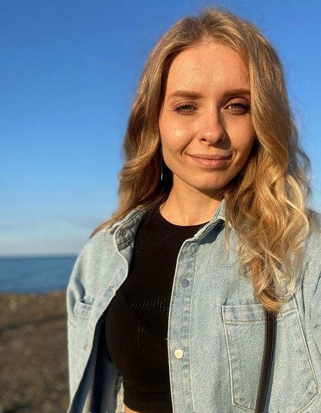 sexsweetblonde modèle nu photo