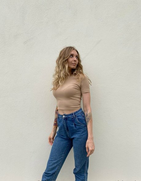 sexsweetblonde modèle adulte photos