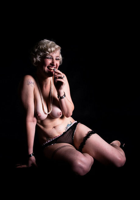 Sweetiebird star du porno hd photo