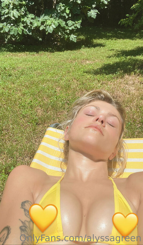 alyssagreen modèle nu img