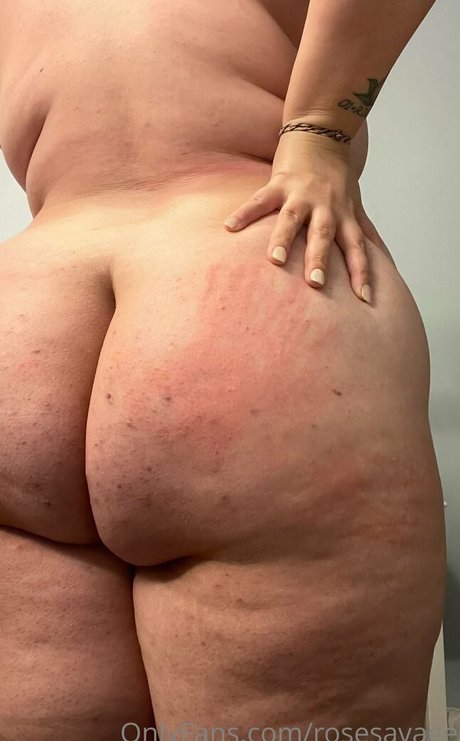 rosesavage modèle exclusif des photos