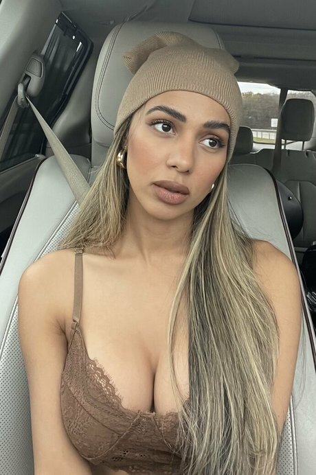 Gurneet Dosanjh star du porno adulte photo