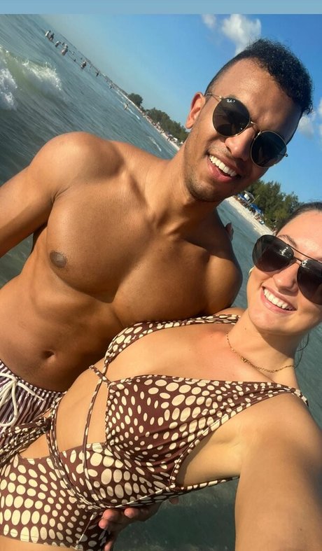 Lottie Loves ASMR star du porno sexy des photos