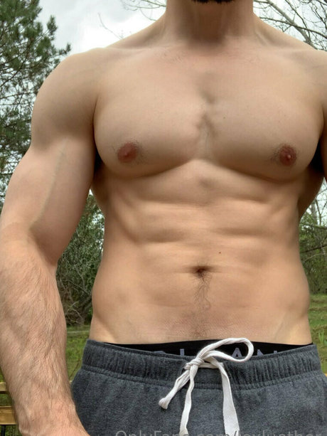 lexluether actrice sexy img