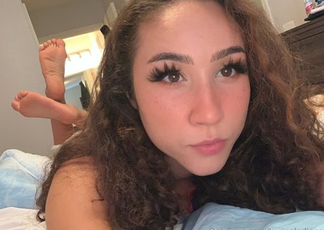 karinaladiosa modèle joli photo