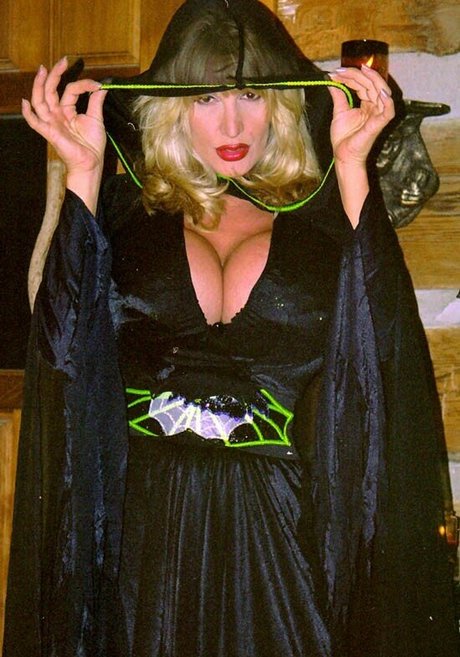 Sable Holiday actrice nue collection