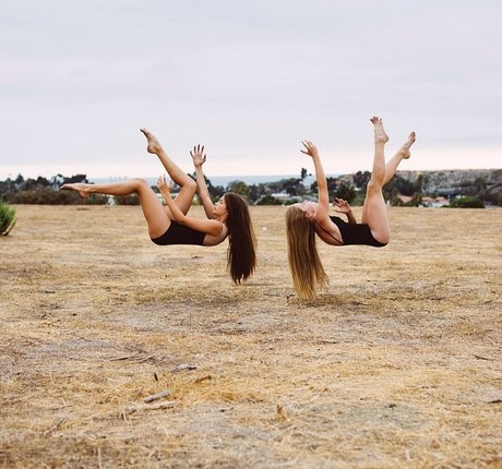 Chloe East actrice hd des photos