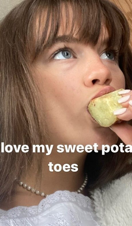 Chloe East star du porno en haute qualité des photos