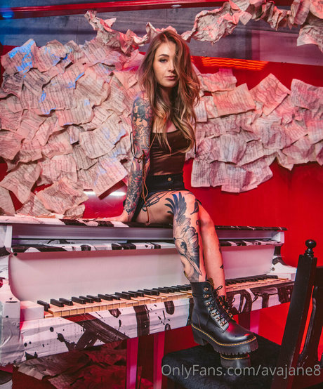 avajane8 étoile exclusive image