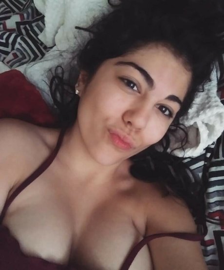 Angel Isais modèle des photos