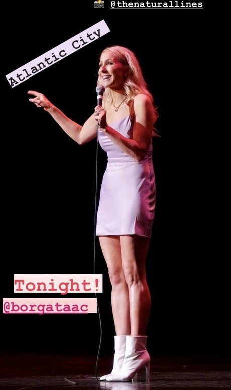 Nikki Glaser modèle parfait archive