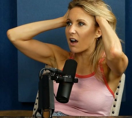 Nikki Glaser actrice chaude des photos