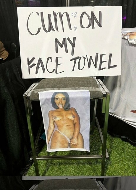 brune petite onlyfans parfait xxx des photos