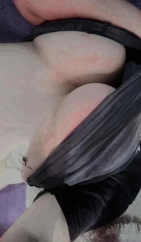 SweetYuri modèle artistique images