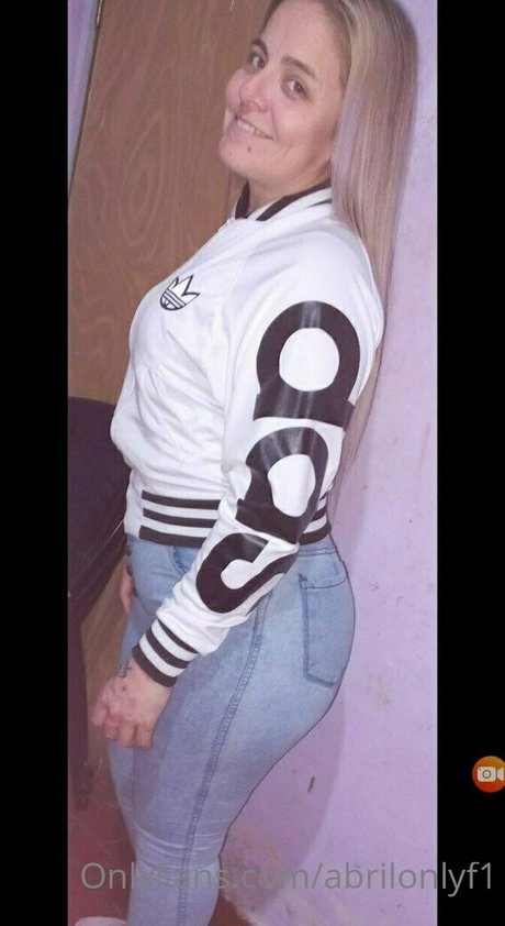 abrilonlyf1 modèle chaud des photos