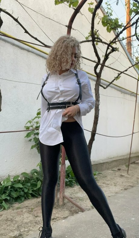 curly lexi étoile hd galerie