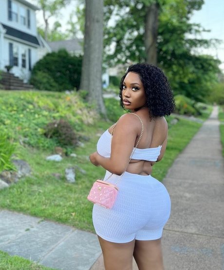 Chawanda Love star du porno hd des photos