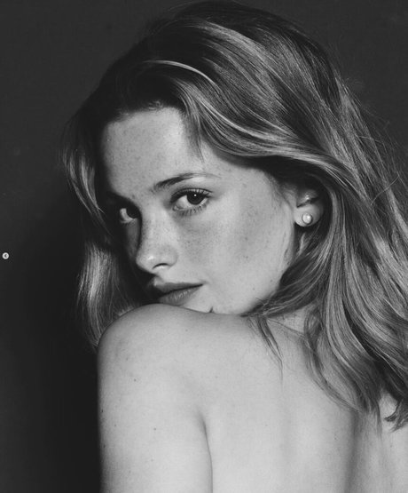 Camille Yolaine étoile exclusive archive