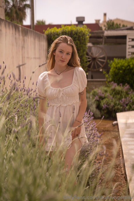 stunningemily star du porno chaud des photos