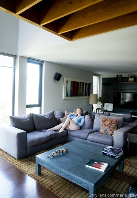 Nena May modèle sympa collection