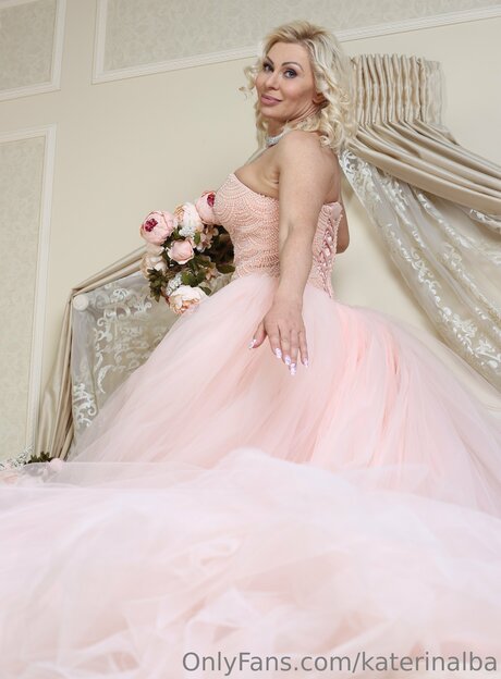 Katerinalba étoile chaude archive