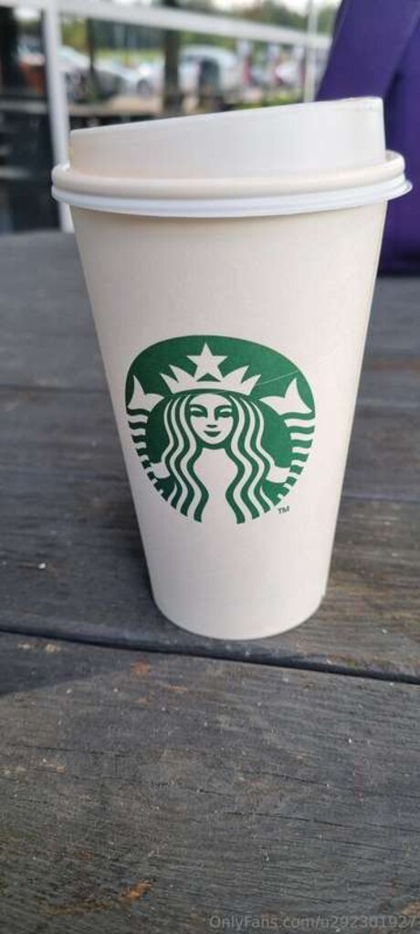 U292301927 star du porno exclusive photo