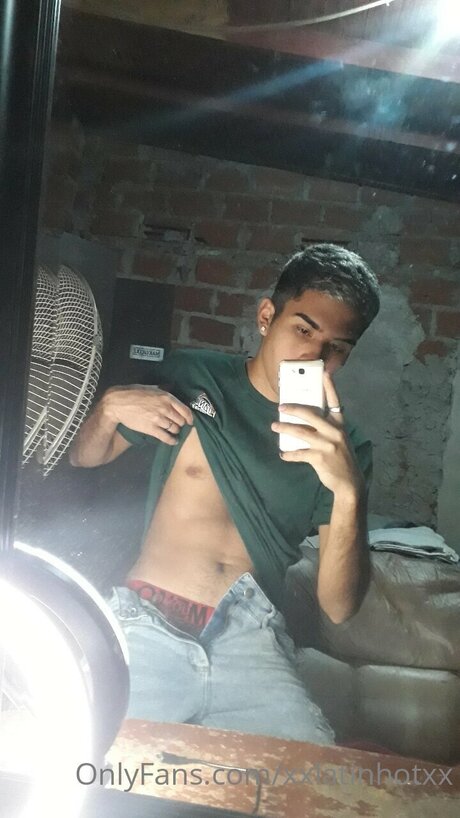 Xxlatinhotxx xxx étoile images