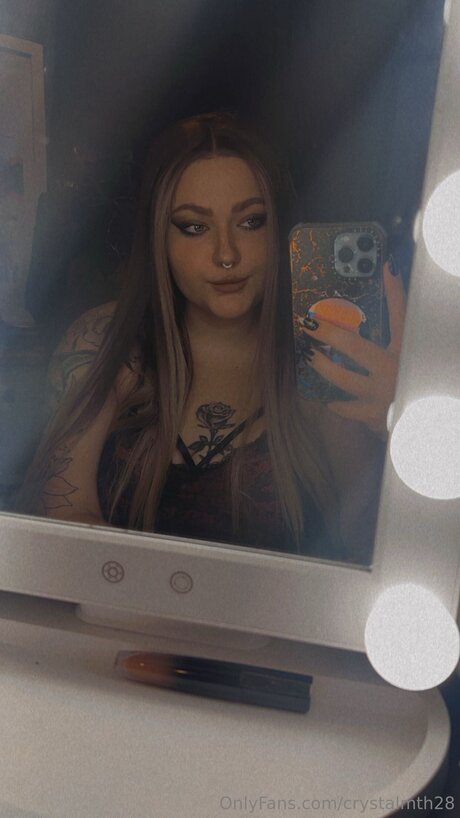 Crystalmth28 actrice sexy photos