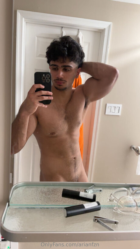 Arianfzn modèle sexy image