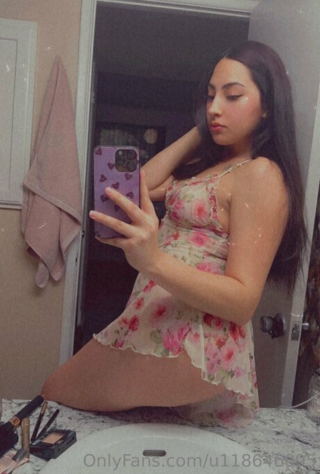 U118646095 actrice érotique img