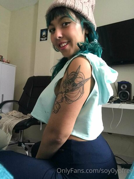 Soyoyo Free actrice érotique photo