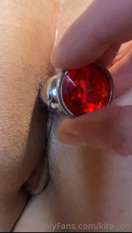 Kira Jon modèle de haute qualité archive