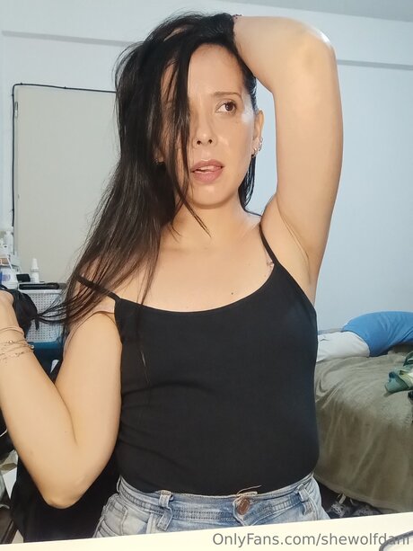 Shewolfdani actrice nue galerie