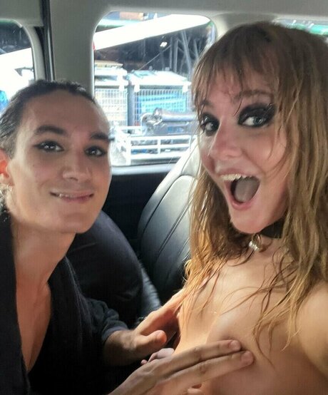 Vic De Angelis nus star du porno img