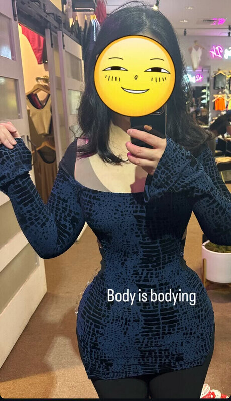 Aroomi Kim art star du porno des photos