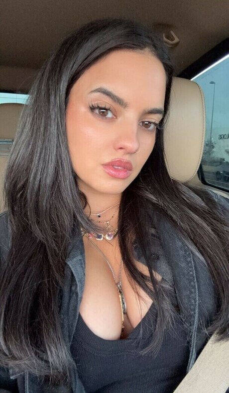 Nina Drama étoile nue archive