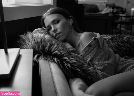 Amymarie Gaertner modèle des photos