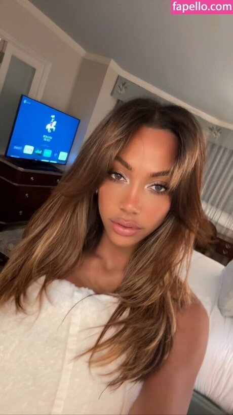 Kysre Rae Gondrezick étoile chaude galerie