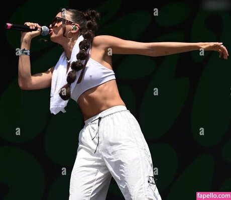 Nina Chuba modèle de sexe image