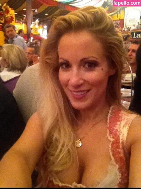 Andrea Kaiser étoile exclusive des photos