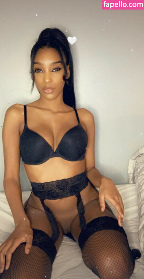 Asia Rae star du porno gratuite image